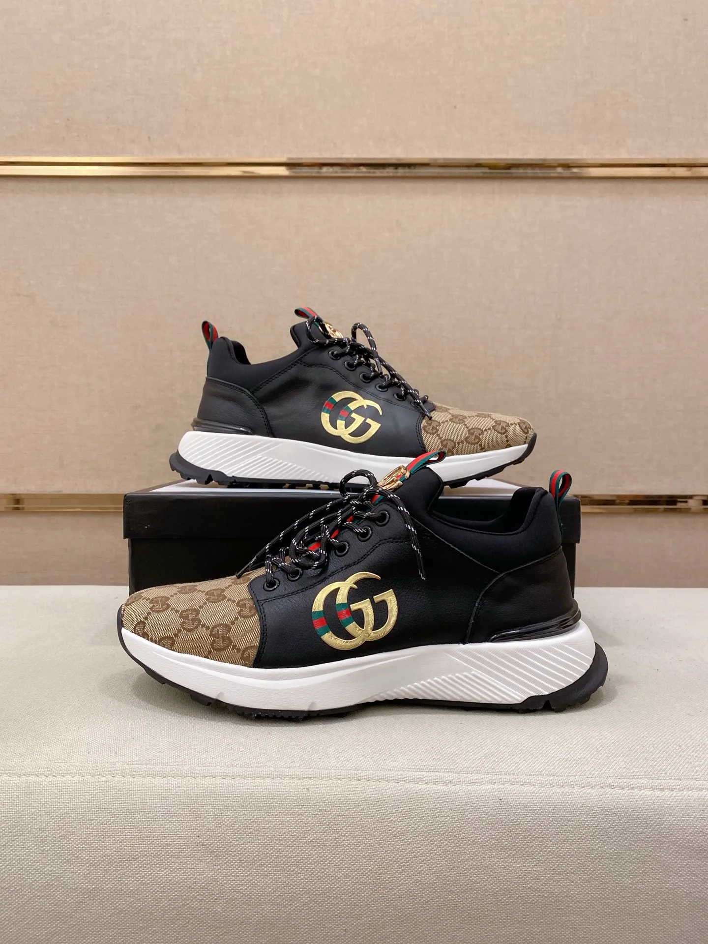Men's clothing and shoes💰:462💰 (GUCCI) The latest model from the official website🎁🎁Casual and fashionable men's shoes👟, hot style💥The version is simple and elegant, exclusive for trendy men. The unique latest brand elements from the official website👑Original Gucci decoration, fashionable and generous, the fabric is original cowhide ✅Mesh breathable lining, the official website specifies wear-resistant casual outsole, the classic model is taken in kind at the counter🎬38-44 (can be customized for 45 non-refundable)